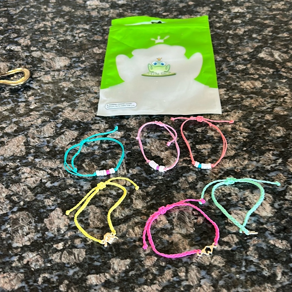 FROG SAC BRACLETS SET OF 6